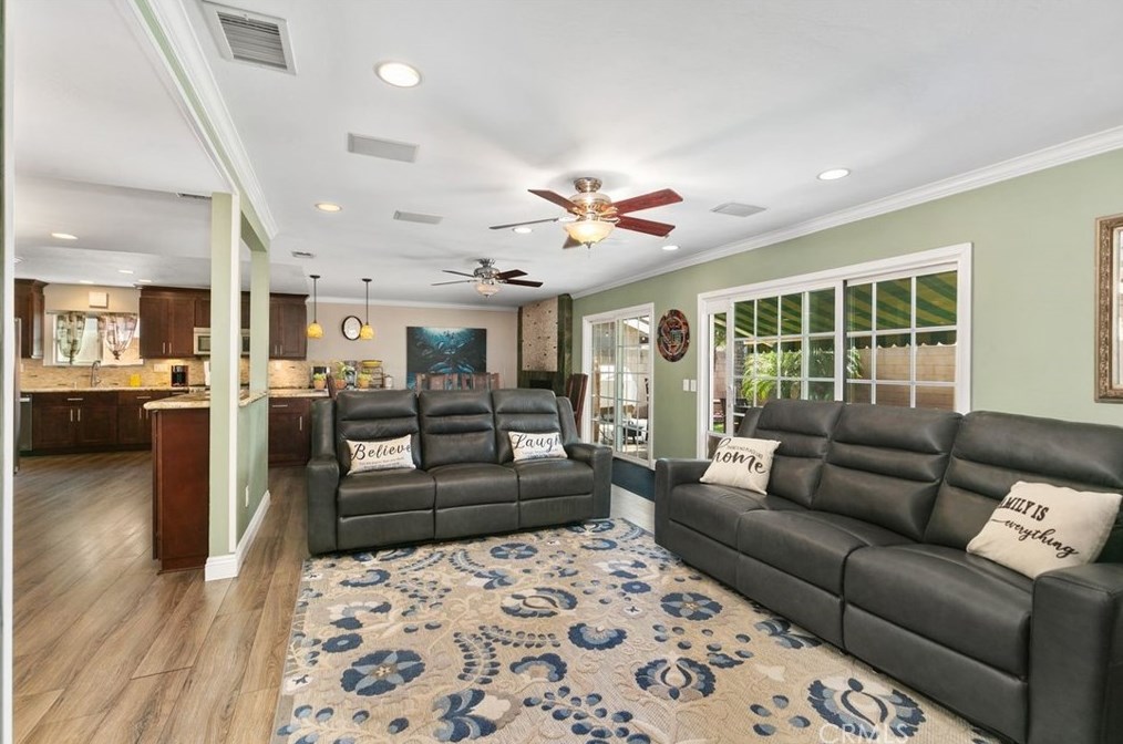 1545 La Salle Cir, Placentia, CA 92870-2528