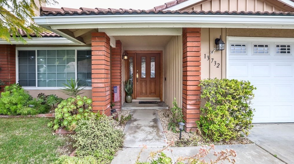 13732 Typee Way, Irvine CA  92620-3272 exterior