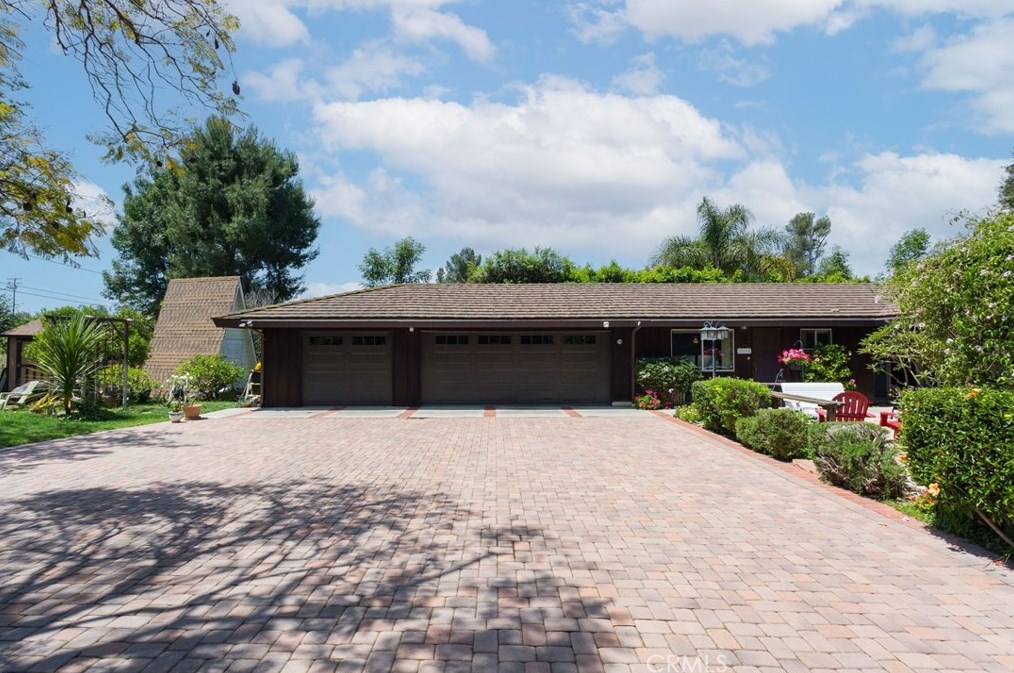 1201 Valencia Mesa Dr, Fullerton CA 92833-2219 exterior