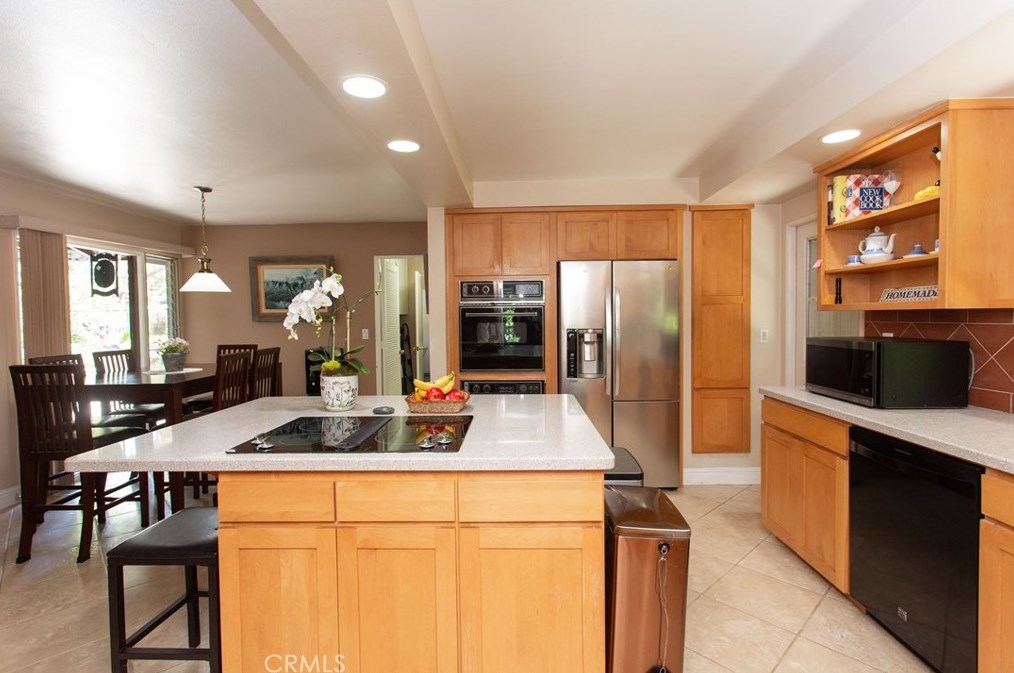 1201 Valencia Mesa Dr, Fullerton CA 92833-2219 exterior