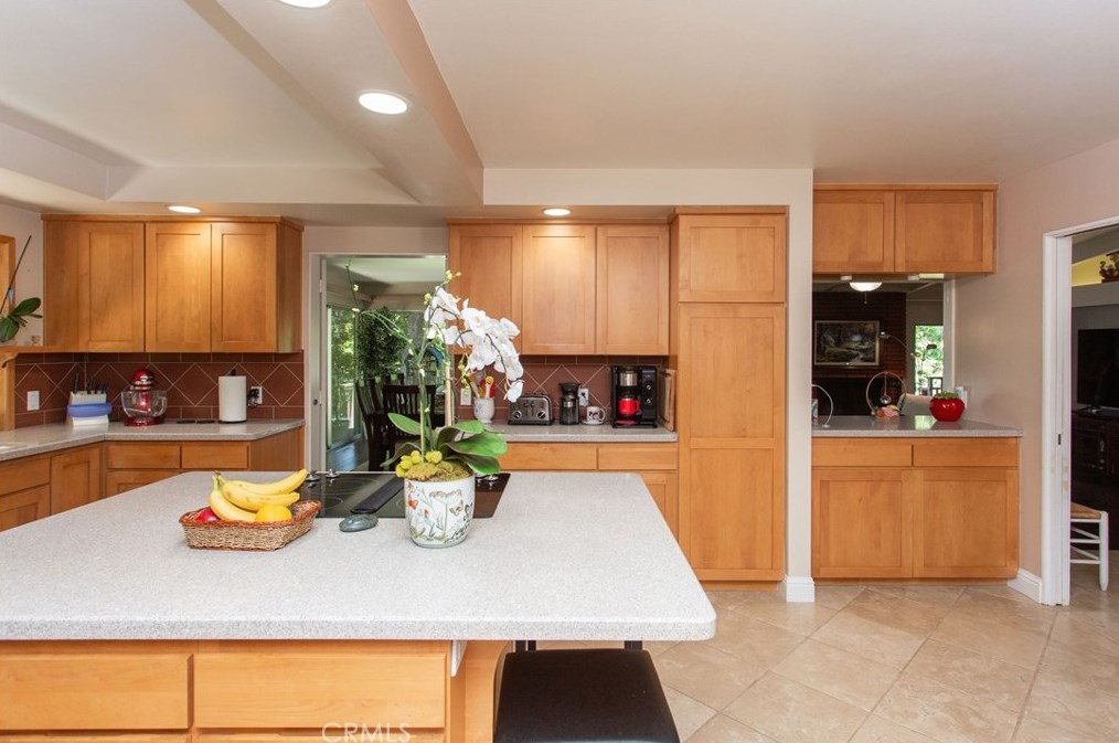 1201 Valencia Mesa Dr, Fullerton CA 92833-2219 exterior