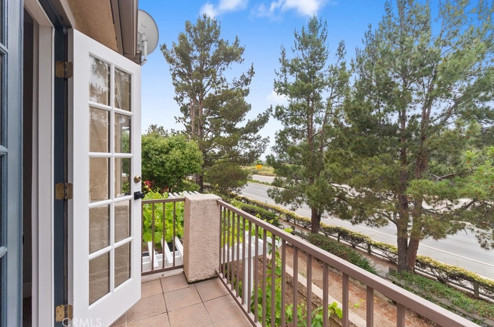 489 Hummingbird Dr, Brea CA 92823-1015 exterior