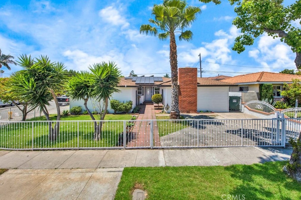 1345 Margate Pl, Anaheim CA  92805-6028 exterior