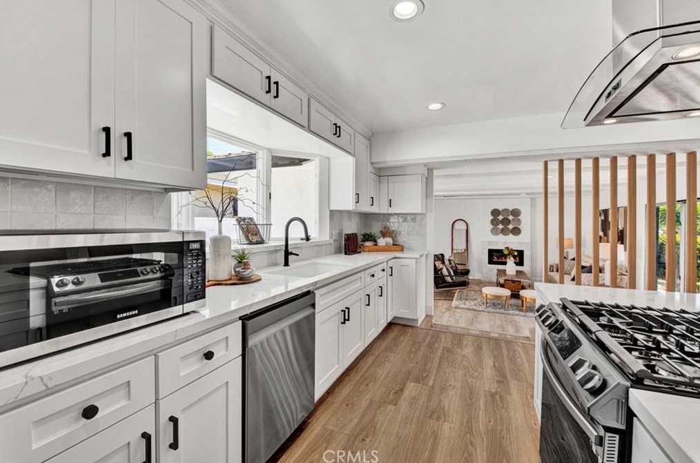 1345 Margate Pl, Anaheim CA  92805-6028 exterior