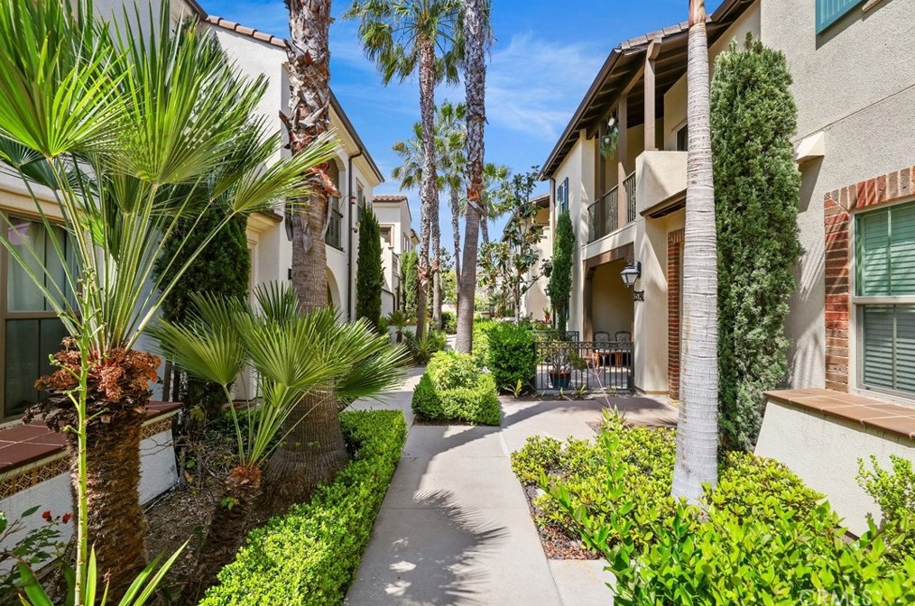 572 Melrose St, Anaheim CA  92805-4710 exterior