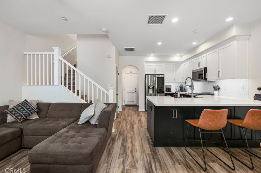 572 Melrose St, Anaheim CA  92805-4710 exterior