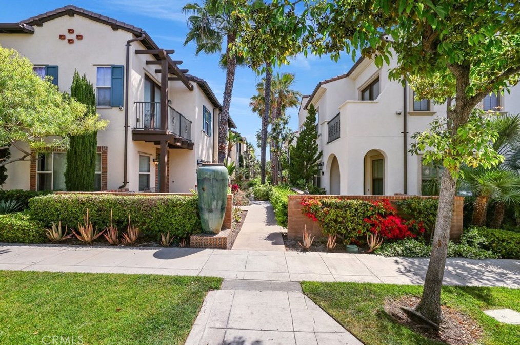 572 Melrose St, Anaheim, CA 92805-4710
