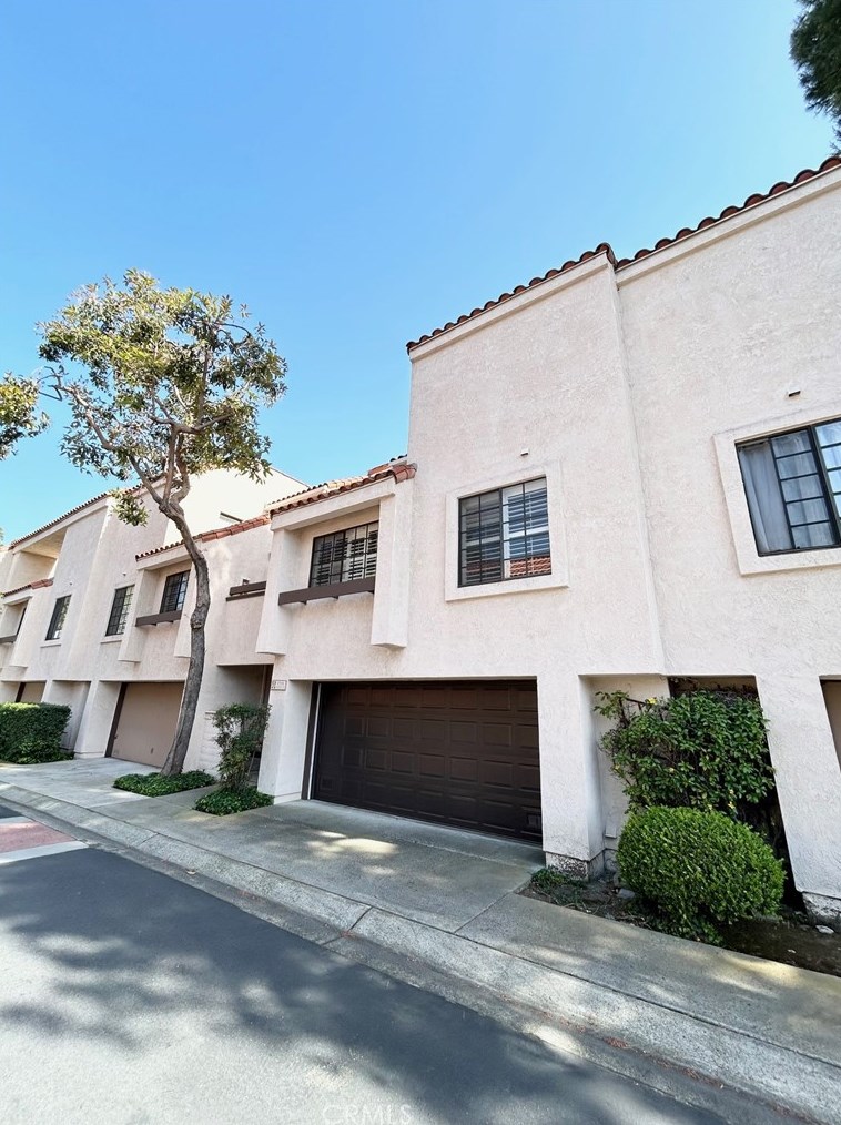 10910 Seville Ct, Garden Grove, CA 92840-5160