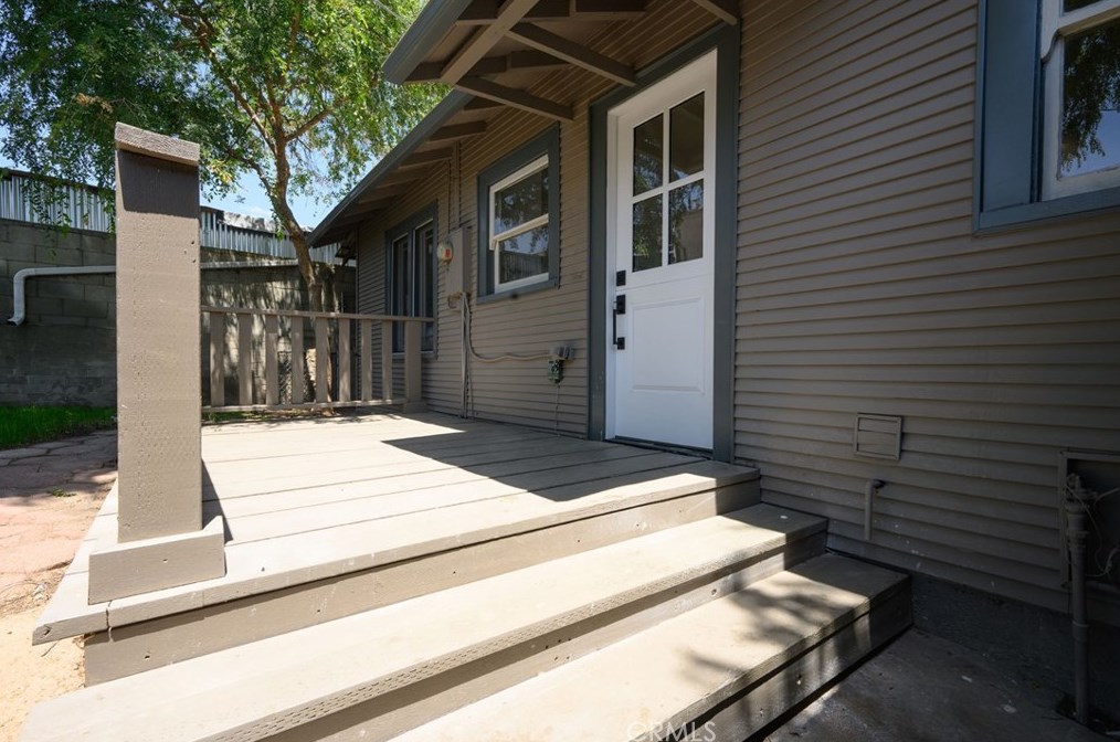 1313 Oxford Ave, Pasadena CA  91104-3141 exterior