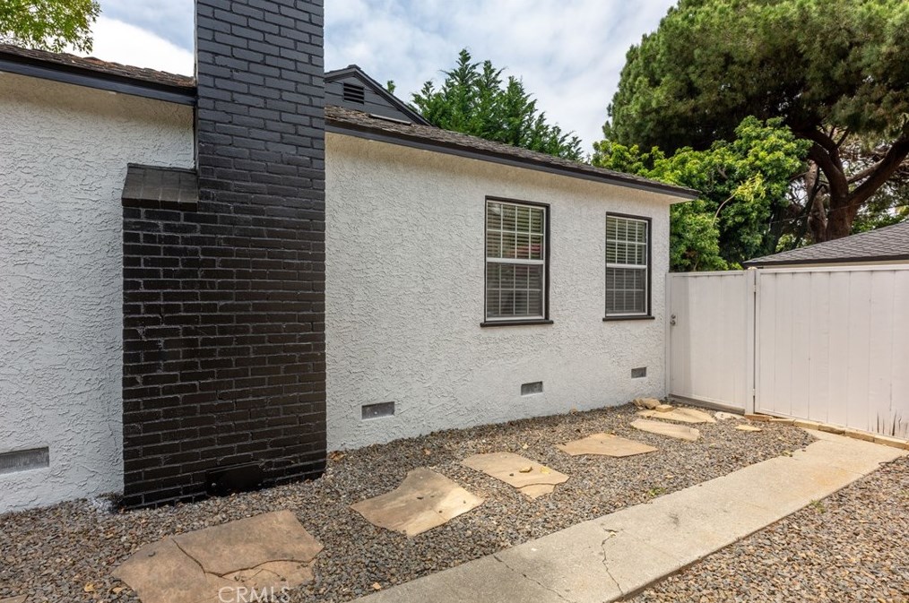 419 46 St, Long Beach CA  90807-1426 exterior