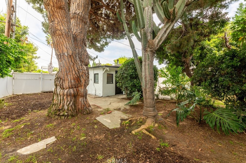 419 46 St, Long Beach CA  90807-1426 exterior