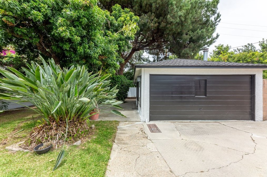 419 46 St, Long Beach CA  90807-1426 exterior