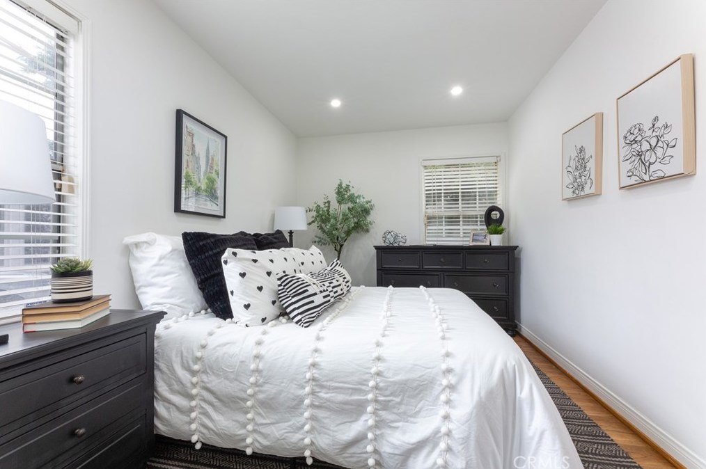 419 46 St, Long Beach CA  90807-1426 exterior