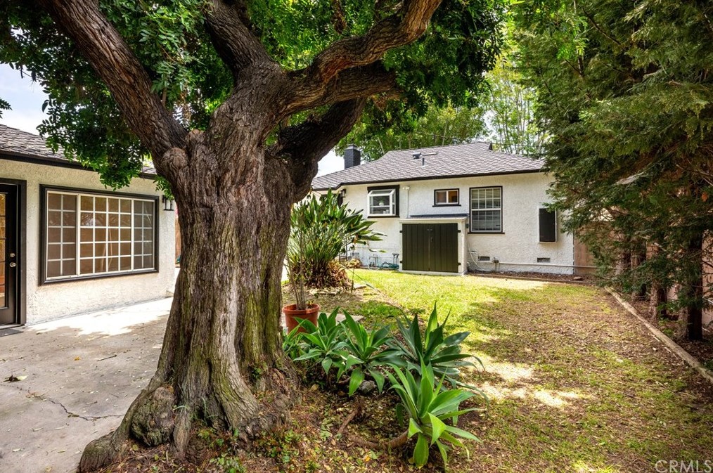 419 46 St, Long Beach CA  90807-1426 exterior