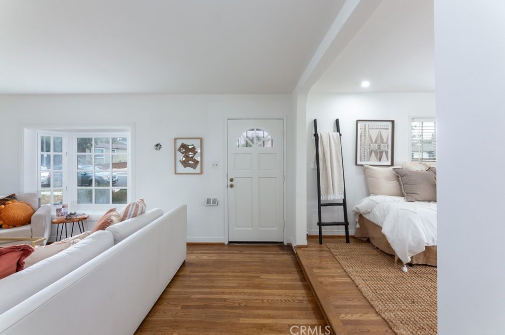 419 46 St, Long Beach CA  90807-1426 exterior