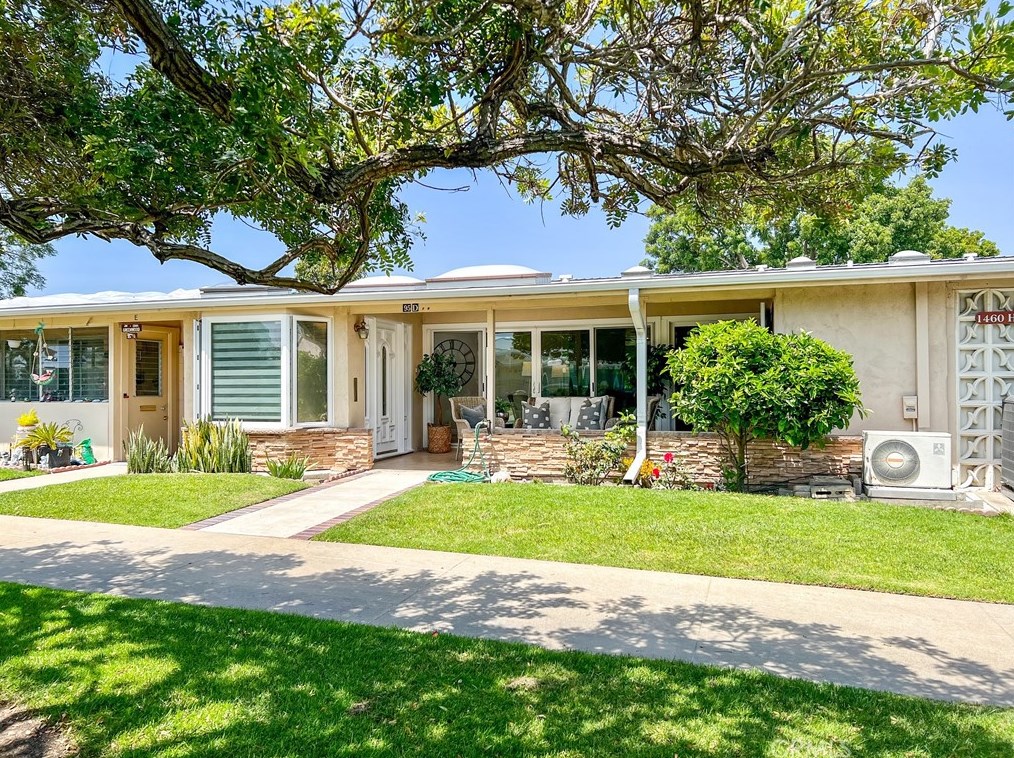 1460 Homewood Rd, Seal Beach, CA 90740-4683