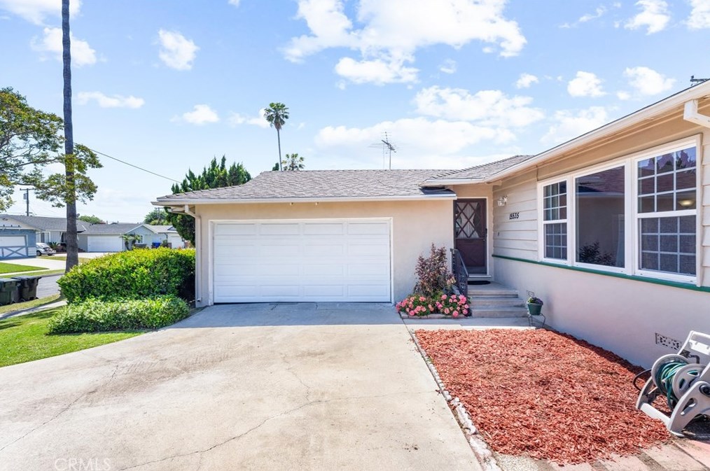 15535 Woodcrest Dr, Whittier, CA 90604-3238