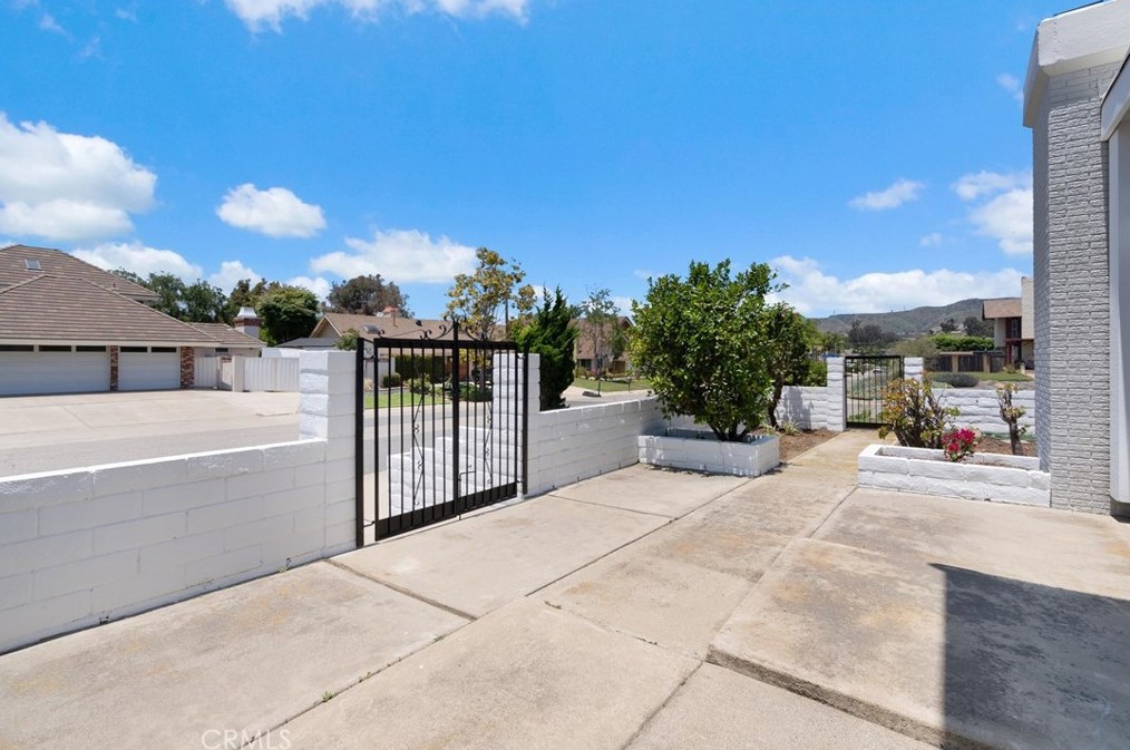 7122 Arabian Ave, Orange, CA 92869-1718