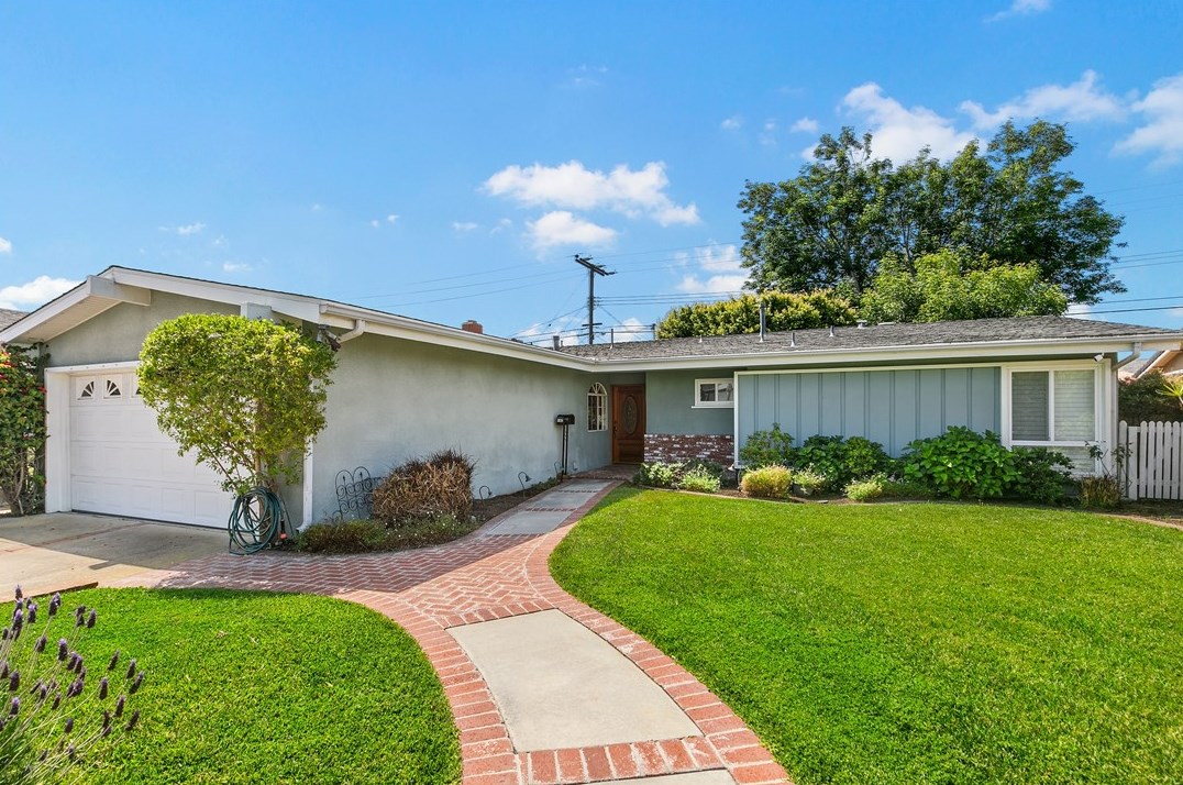 9182 Gettysburg Dr, Huntington Beach, CA 92646