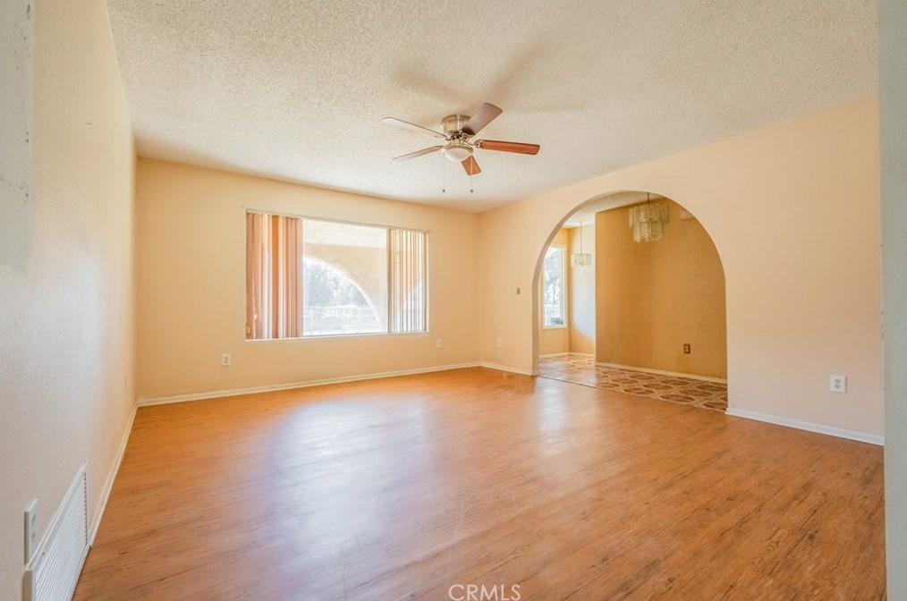 18395 Alexander St, Perris CA 92570-8454 exterior