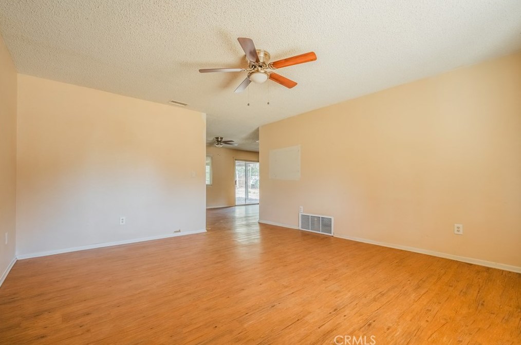 18395 Alexander St, Perris CA 92570-8454 exterior