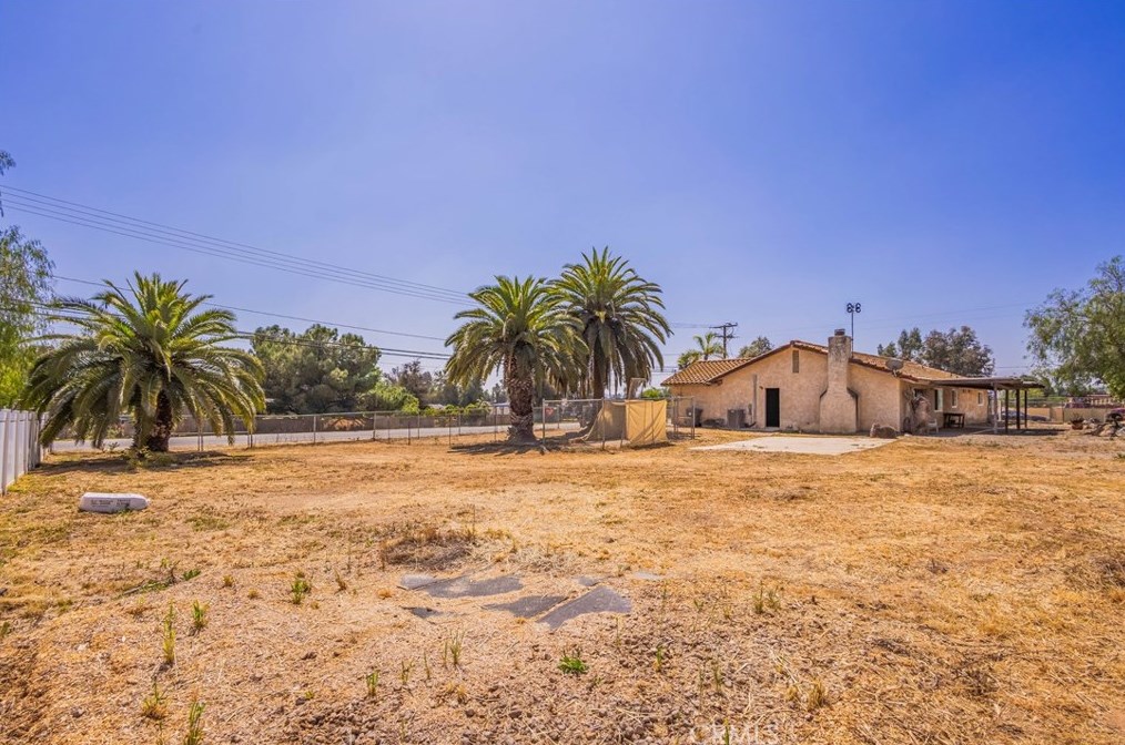 18395 Alexander St, Perris CA 92570-8454 exterior