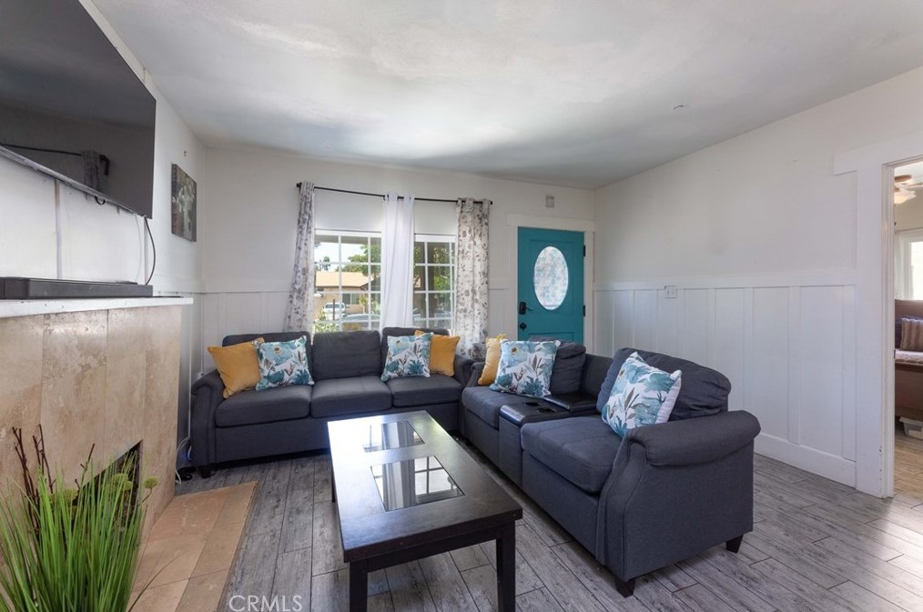 414 Emily St, Anaheim CA  92805-4734 exterior