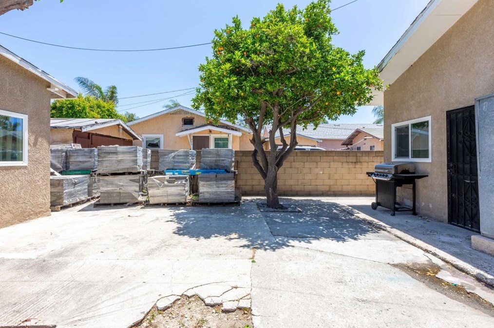 414 Emily St, Anaheim CA  92805-4734 exterior