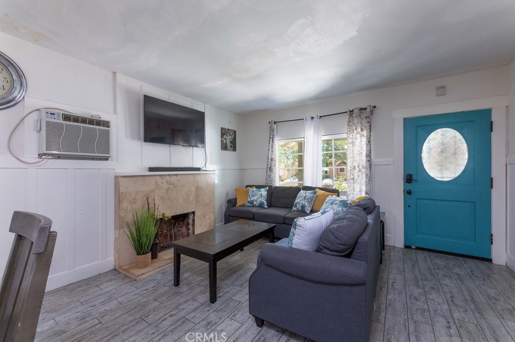 414 Emily St, Anaheim CA  92805-4734 exterior