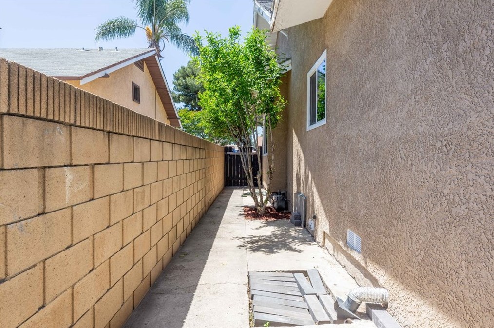 414 Emily St, Anaheim CA  92805-4734 exterior