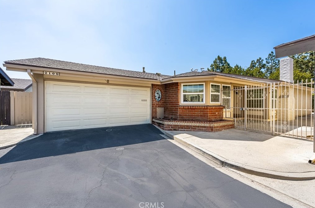 2100 E Wellington Ave, Santa Ana, CA 92701