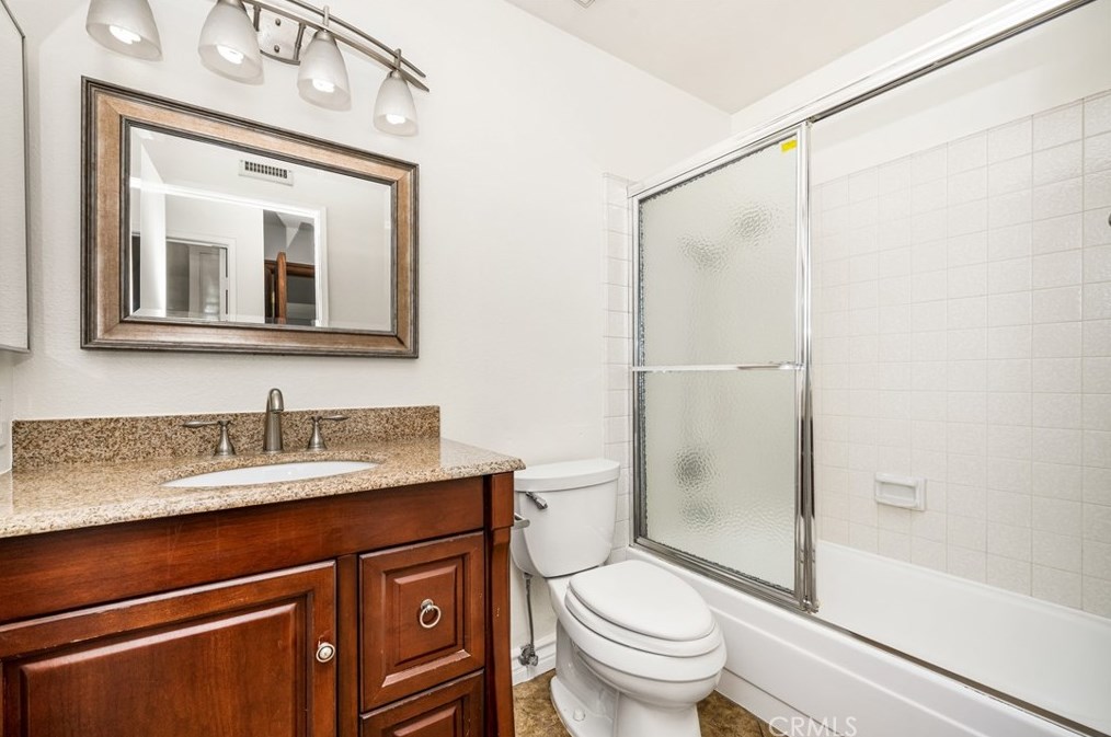 2100 Wellington Ave, Santa Ana CA 92701-3183 exterior