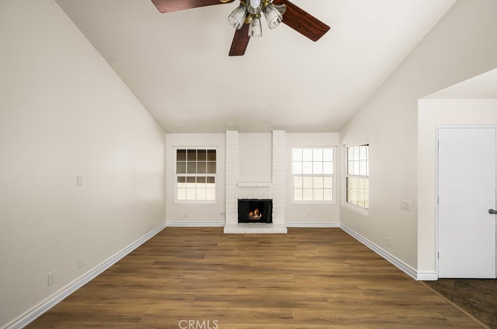 2100 Wellington Ave, Santa Ana CA 92701-3183 exterior