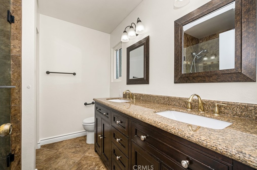 2100 Wellington Ave, Santa Ana CA 92701-3183 exterior