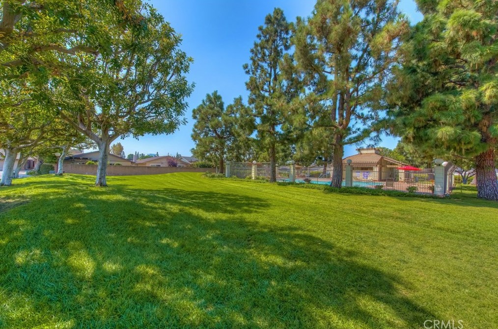 2100 Wellington Ave, Santa Ana CA 92701-3183 exterior