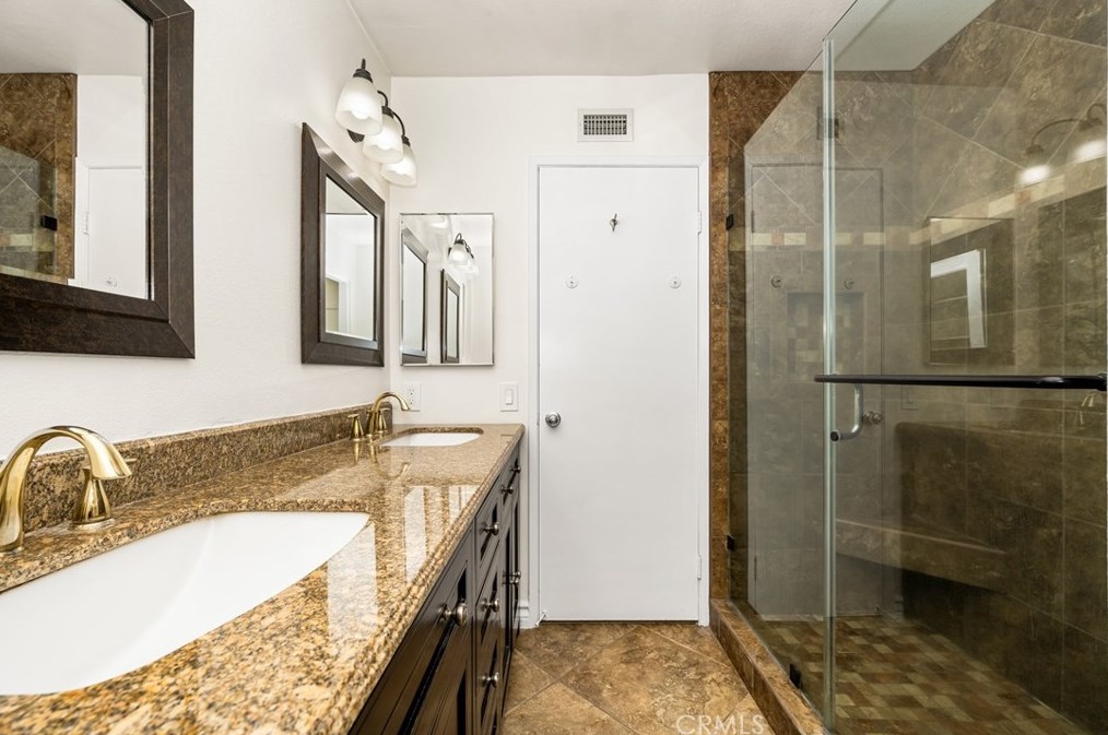 2100 Wellington Ave, Santa Ana CA 92701-3183 exterior