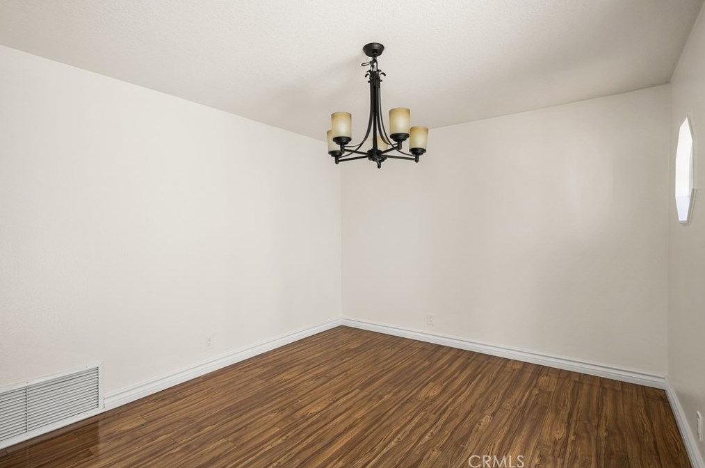 2100 Wellington Ave, Santa Ana CA 92701-3183 exterior