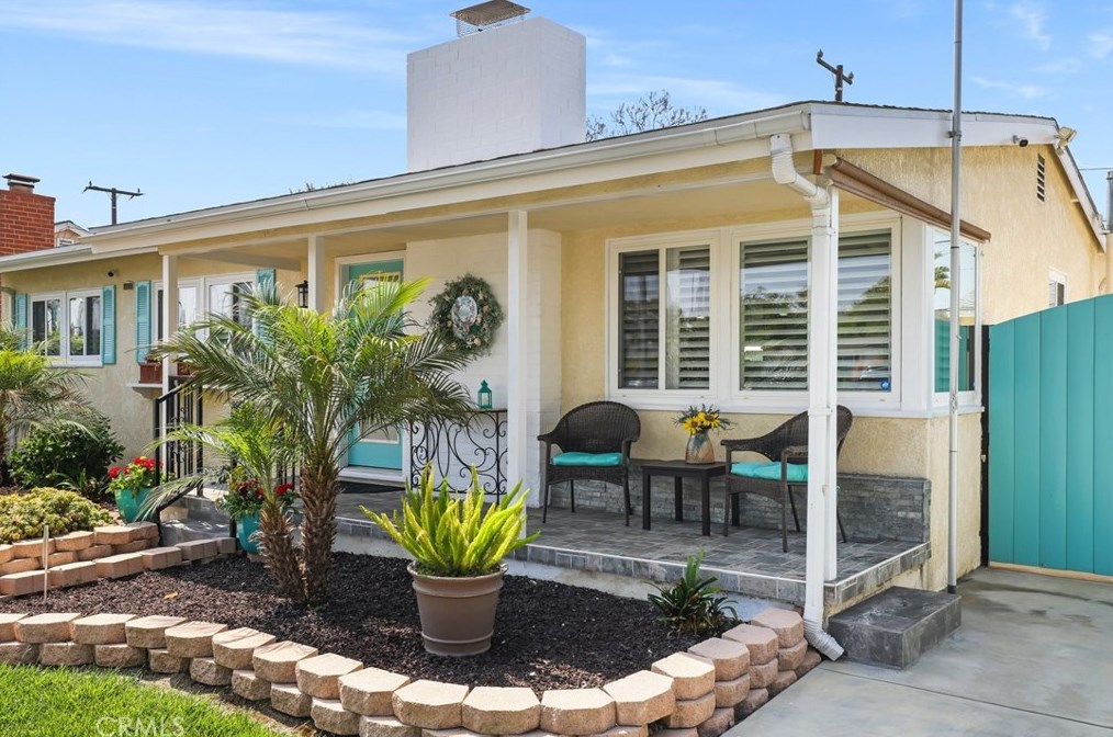 6330 Stearns St, Long Beach, CA 90815-3348