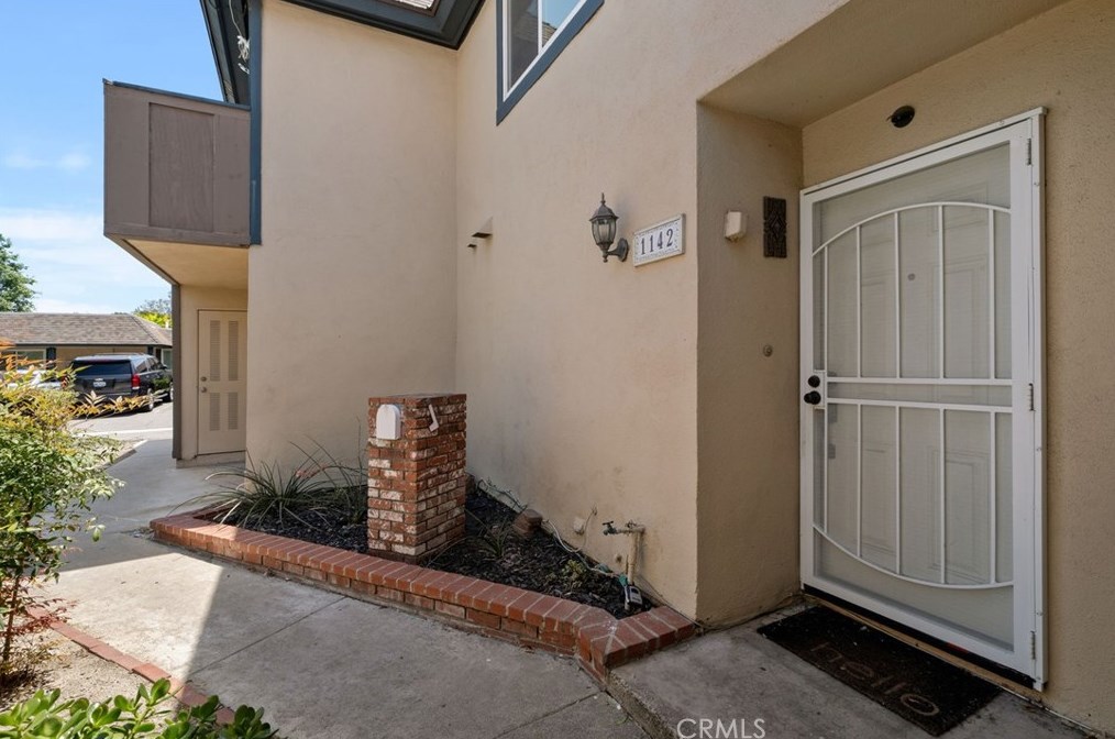 1142 Dover Cir, Anaheim, CA 92805-5944