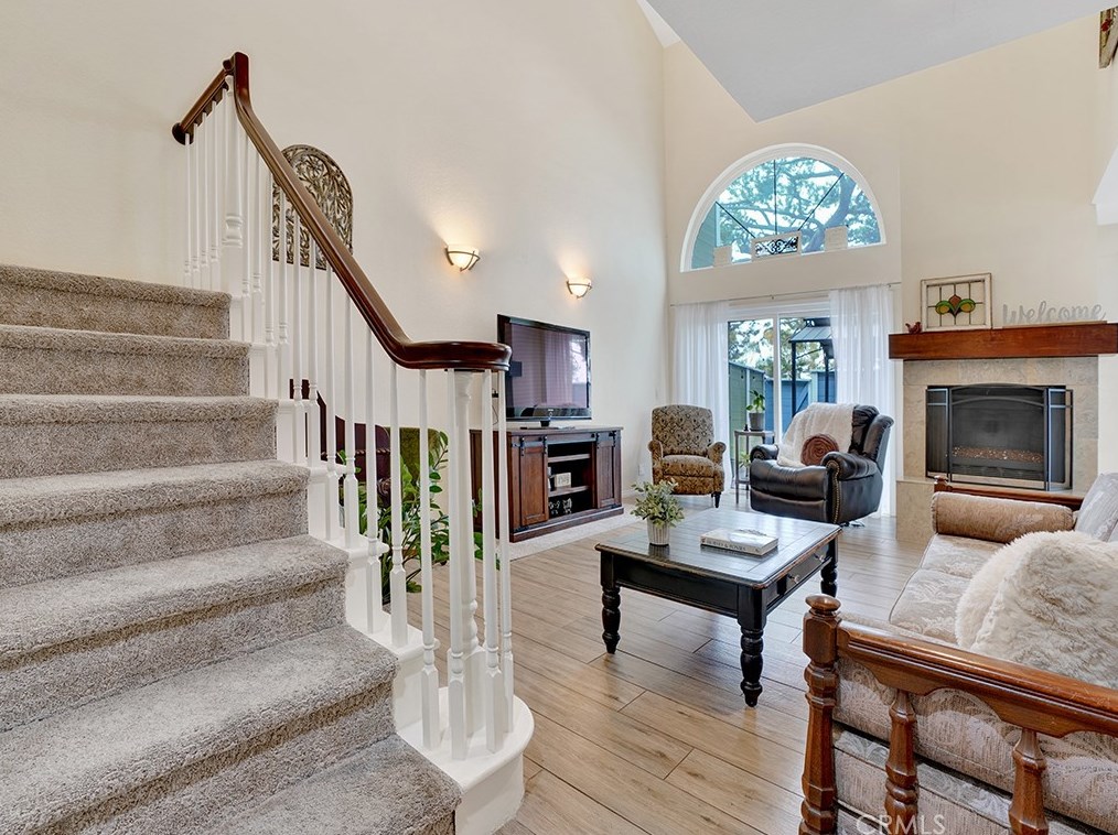 6003 Loynes Dr, Long Beach, CA 90803