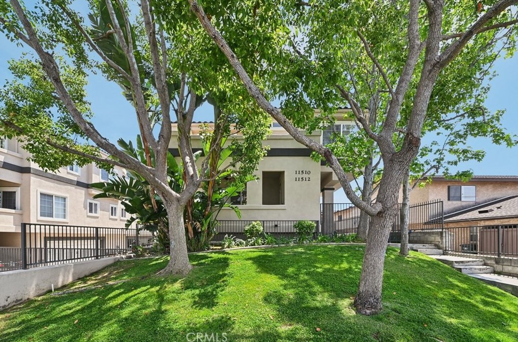 11510 215th St #1, Lakewood, CA 90715