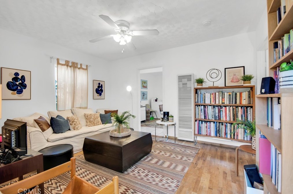 2607 36th St, Los Angeles, CA 90018-3723