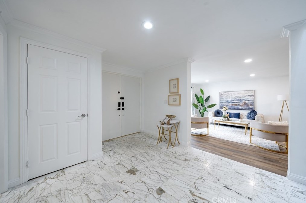 7890 Garner St, Long Beach, CA 90808-4426