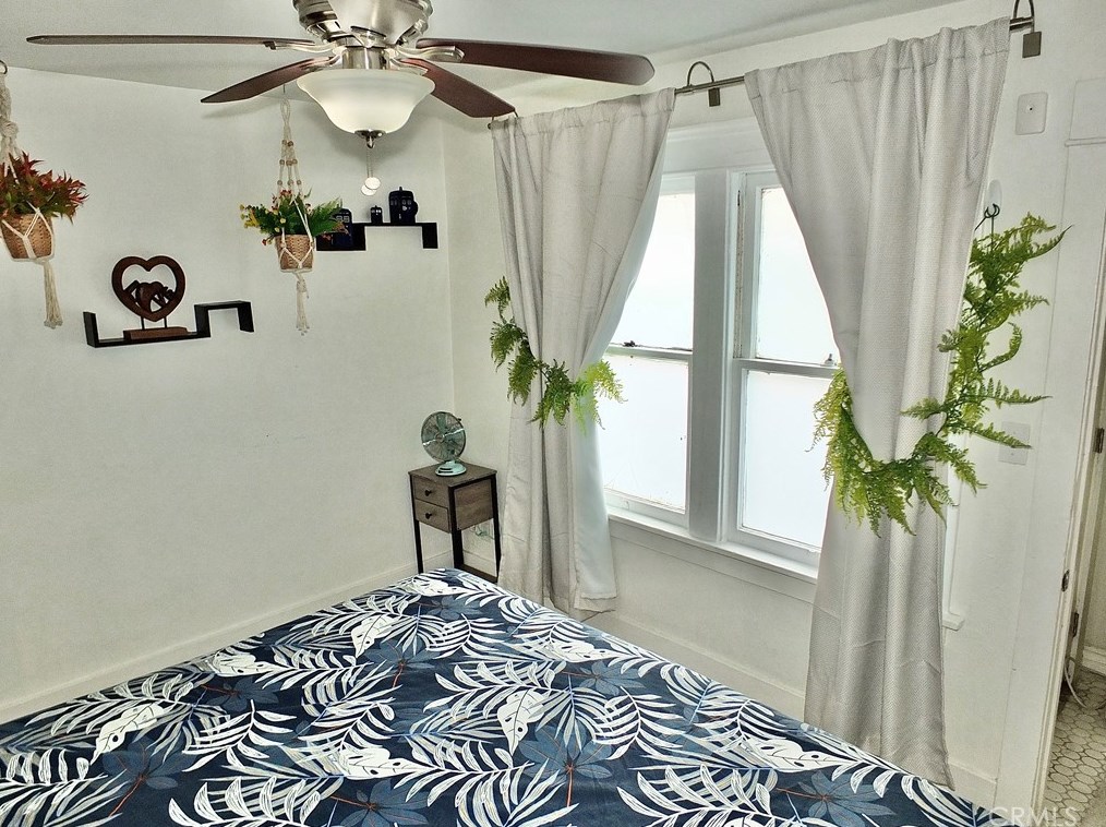 742 Toledo Walk, Long Beach CA  90813-4915 exterior