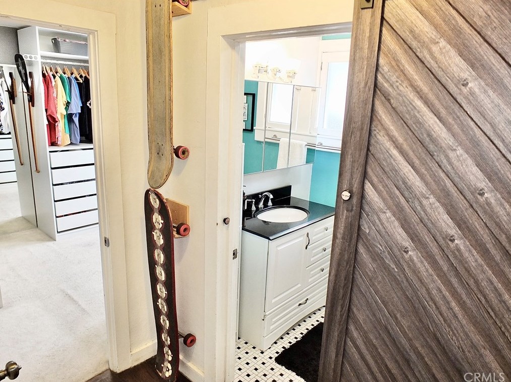 742 Toledo Walk, Long Beach CA  90813-4915 exterior