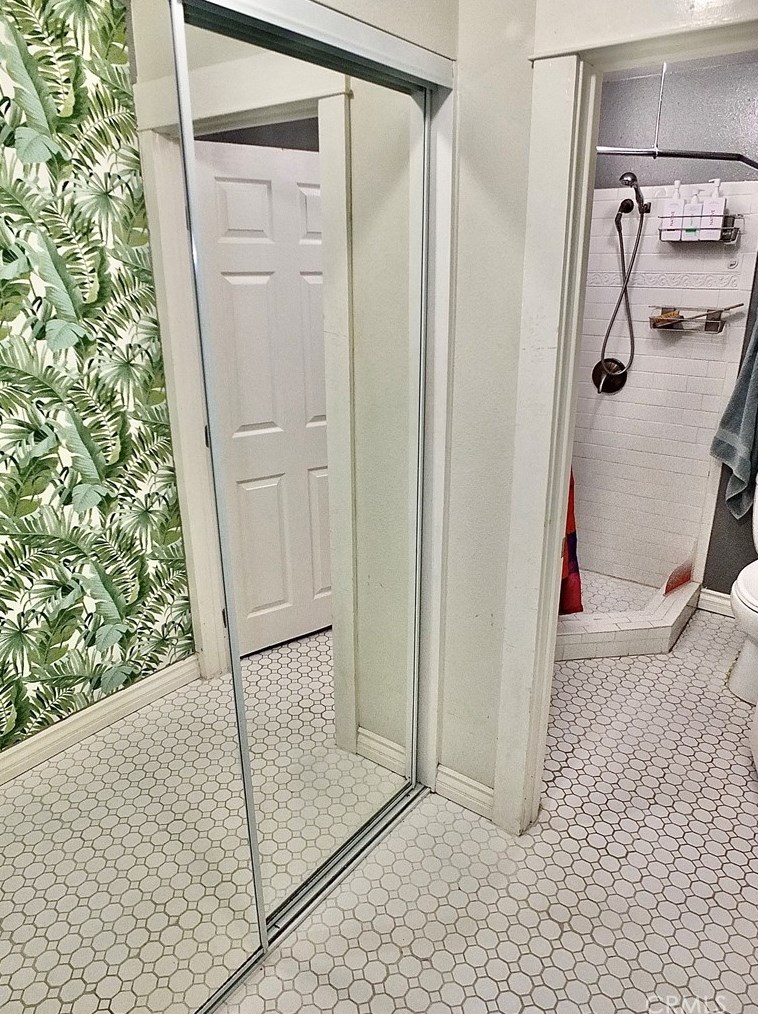 742 Toledo Walk, Long Beach CA  90813-4915 exterior