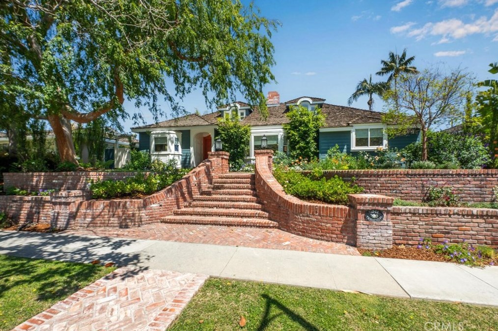 1041 E Tehachapi Dr, Long Beach, CA 90807