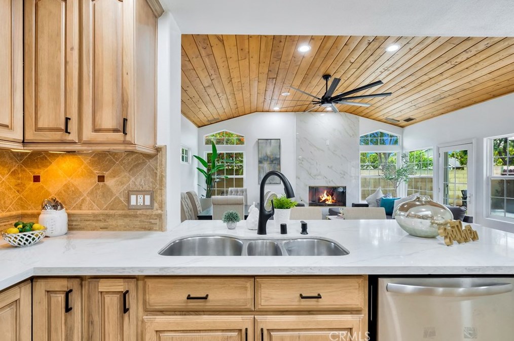 4831 Redbluff Cir, Irvine CA  92604-2475 exterior