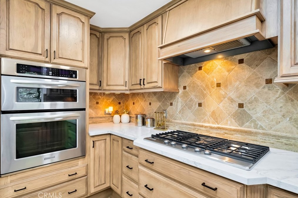 4831 Redbluff Cir, Irvine CA  92604-2475 exterior