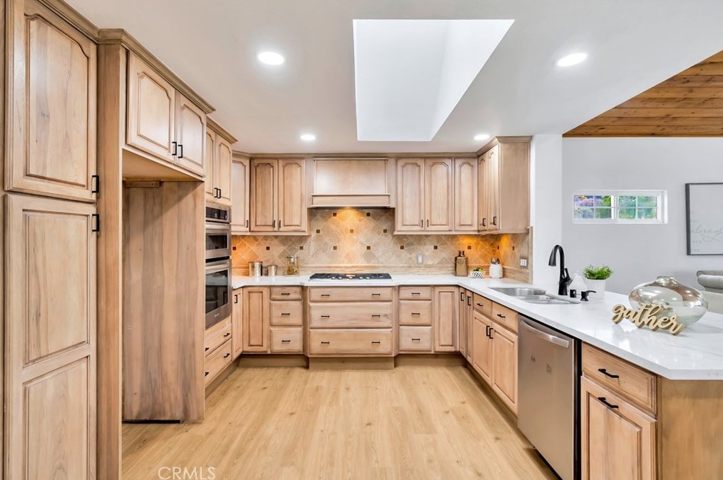 4831 Redbluff Cir, Irvine CA  92604-2475 exterior